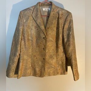 Suit Studio Gold Blazer with soft colors 18